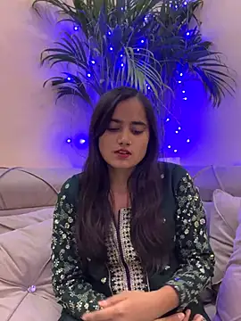 cute-kh online show from December 1, 7:13 am