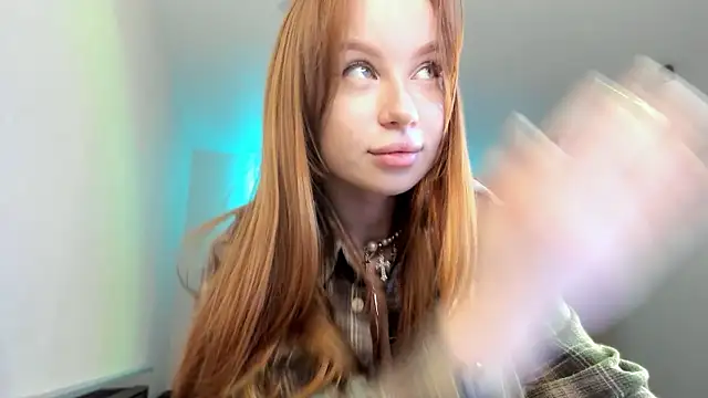 Snapshot of PollyPeach_ chatting on February 26, 5:17 am PollyPeach online show from February 26, 5:17 am