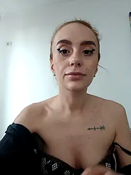 Snapshot of ellie-blue chatting on December 1, 9:14 am ellie-blue online show from December 1, 9:14 am