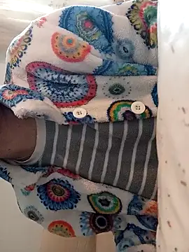 Snapshot of gatitachula93 chatting on February 11, 1:49 pm gatitachula93 online show from February 11, 1:49 pm