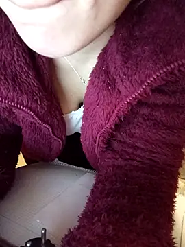 gatitachula93 online show from March 9, 6:01 pm