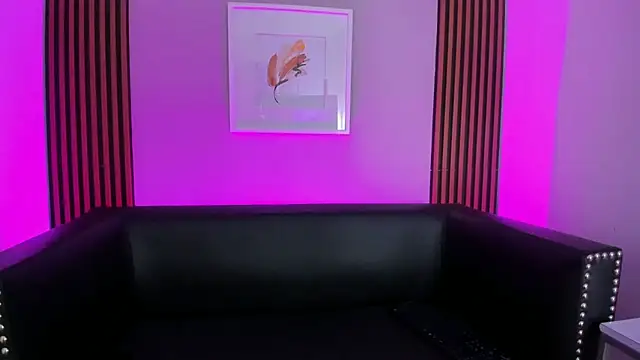 Snapshot of Ariana_collinss chatting on July 10, 11:35 am Ariana collinss online show from July 10, 11:35 am