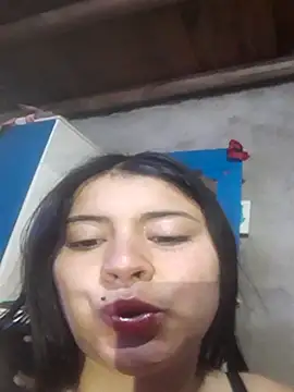 Snapshot of Estefanny_Lolyy chatting on May 22, 3:24 am Estefanny Lolyy online show from May 22, 3:24 am