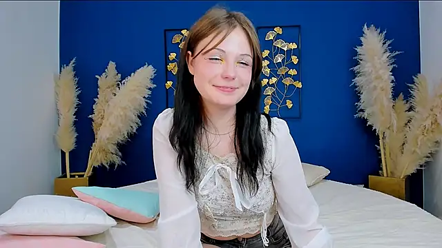 YONA WINK online show from February 8, 3:32 am