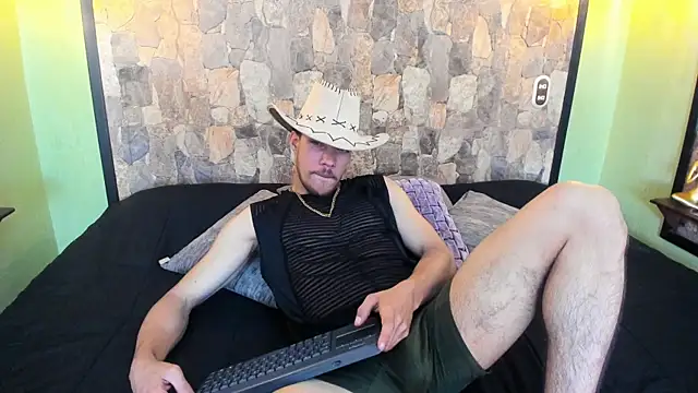 PatrickS25 online show from February 12, 4:07 am