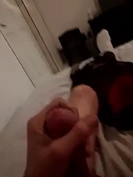 cmoneyyy021 online show from February 8, 9:18 pm