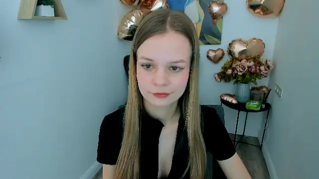 Snapshot of MidnighteAura chatting on February 20, 3:03 am MidnighteAura online show from February 20, 3:03 am