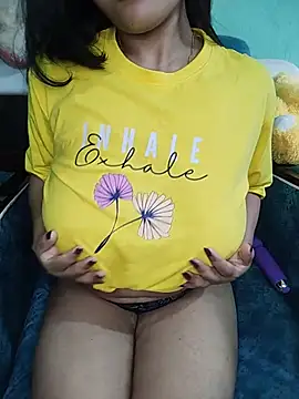 CherrychloeXO online show from May 23, 5:12 am