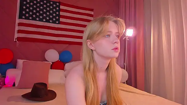 Snapshot of Victori_Fox chatting on July 5, 12:39 am Victori Fox online show from July 5, 12:39 am