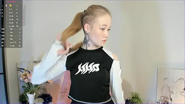 Snapshot of MaireLanda chatting on January 18, 4:05 am MaireLanda online show from January 18, 4:05 am