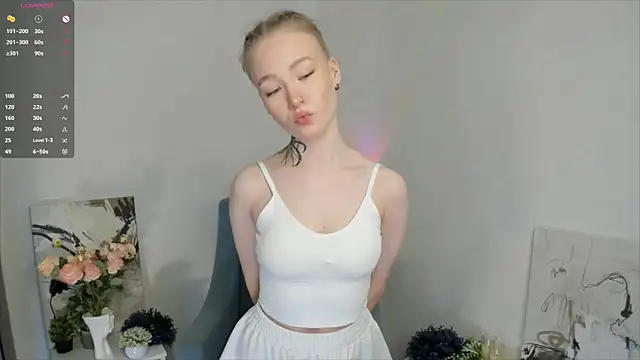 Snapshot of MaireLanda chatting on February 6, 4:39 am MaireLanda online show from February 6, 4:39 am