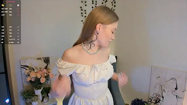 Snapshot of MaireLanda chatting on February 17, 4:42 am MaireLanda online show from February 17, 4:42 am