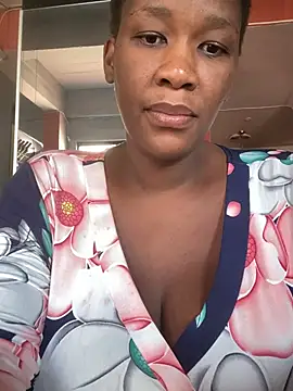 Snapshot of GiantClithpee chatting on December 12, 11:40 am GiantClithpee online show from December 12, 11:40 am