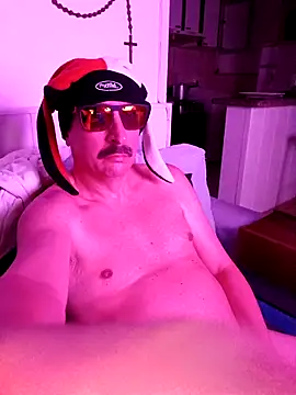 Snapshot of FocussedFreckle chatting on March 21, 5:23 am FocussedFreckle online show from March 21, 5:23 am