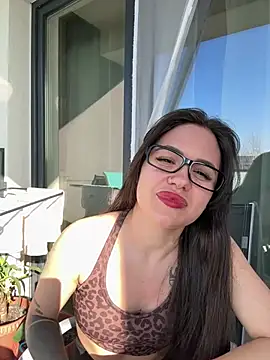 SiennaLuxexx online show from March 10, 2:00 pm