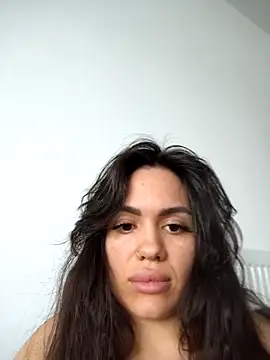 SiennaLuxexx online show from April 8, 11:10 am