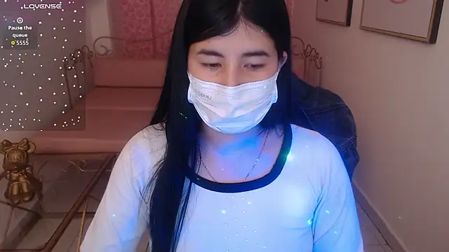 Nina harpper  online show from February 5, 1:05 pm