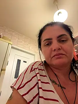 Snapshot of gini92 chatting on December 14, 6:23 pm gini92 online show from December 14, 6:23 pm