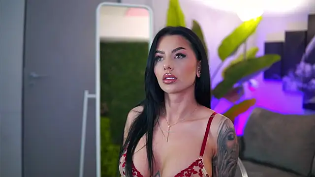 Snapshot of Ivy_Trix chatting on February 13, 7:32 pm Ivy Trix online show from February 13, 7:32 pm