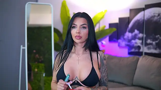 Snapshot of Ivy_Trix chatting on February 17, 7:09 pm Ivy Trix online show from February 17, 7:09 pm