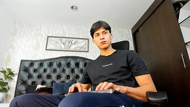 Lander Cruz online show from March 24, 8:14 pm