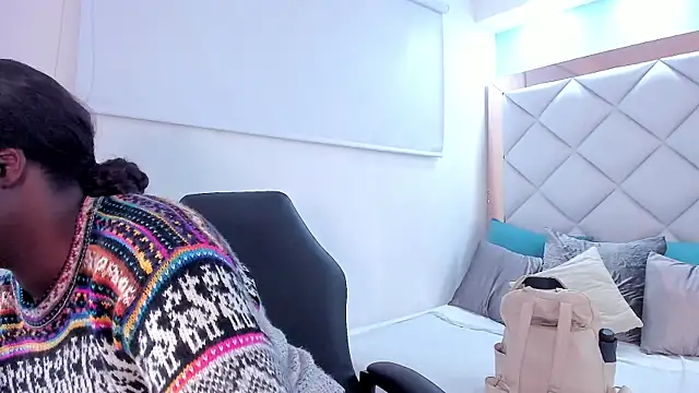 liarosee11 online show from January 9, 10:00 pm