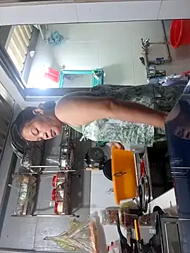 felicity chloe online show from April 7, 10:26 am