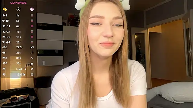 AveryBerkson online show from February 18, 4:52 am