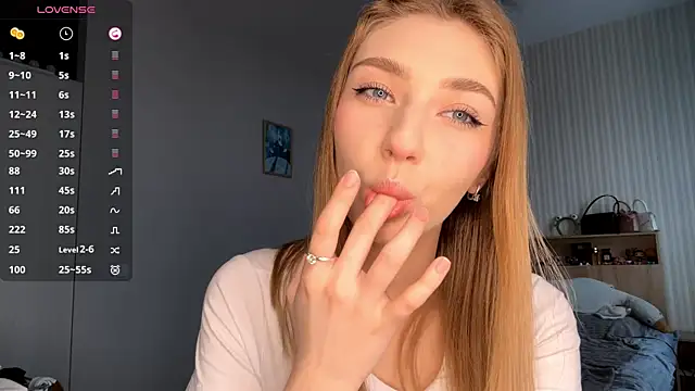 AveryBerkson online show from March 26, 10:21 am