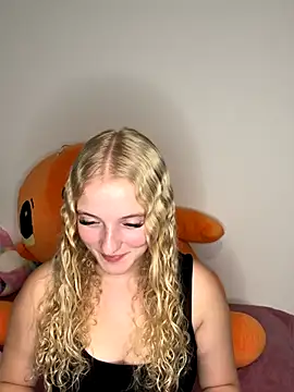 Sophie cute06 online show from December 16, 7:08 pm