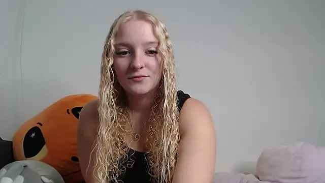 Sophie cute06 online show from December 23, 8:12 am