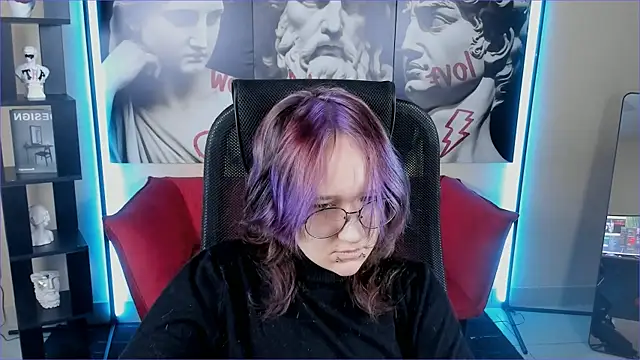 Sylvia Reed online show from December 20, 7:15 am