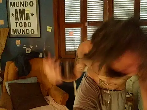 Snapshot of ooproprio chatting on April 28, 12:21 pm ooproprio online show from April 28, 12:21 pm