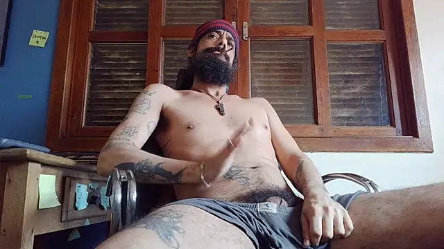Snapshot of ooproprio chatting on May 24, 4:12 pm ooproprio online show from May 24, 4:12 pm