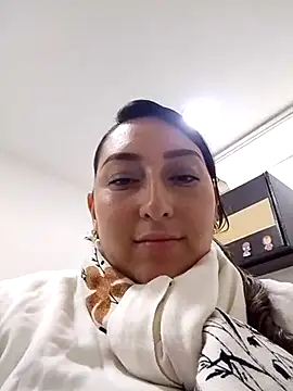 Valeria montana  online show from February 5, 2:00 pm