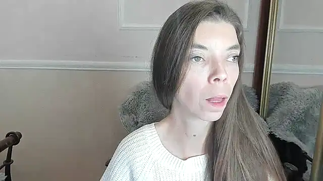 Snapshot of LikaAliston chatting on December 23, 7:17 am LikaAliston online show from December 23, 7:17 am