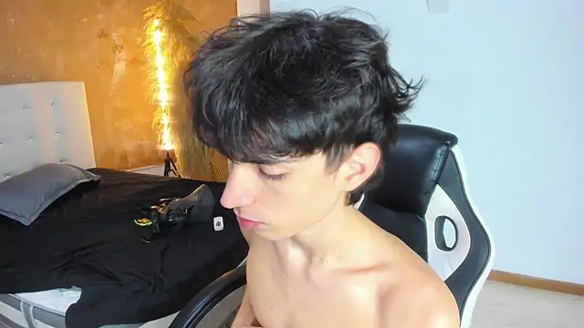 CONNOR STONNE  online show from February 27, 8:20 pm