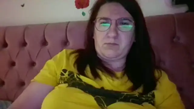 Dana92va online show from May 8, 10:15 pm