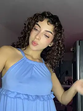 Snapshot of Anne_Wyntheris chatting on April 15, 11:05 pm Anne Wyntheris online show from April 15, 11:05 pm
