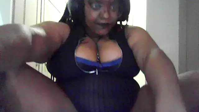 Snapshot of belladonnababe chatting on December 2, 11:11 pm belladonnababe online show from December 2, 11:11 pm