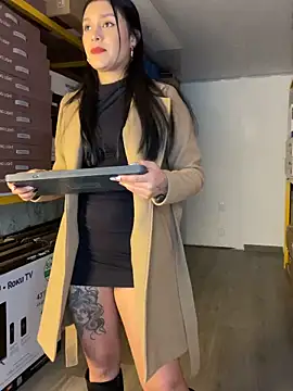 Snapshot of GabyyCute_ chatting on February 15, 6:10 am GabyyCute online show from February 15, 6:10 am