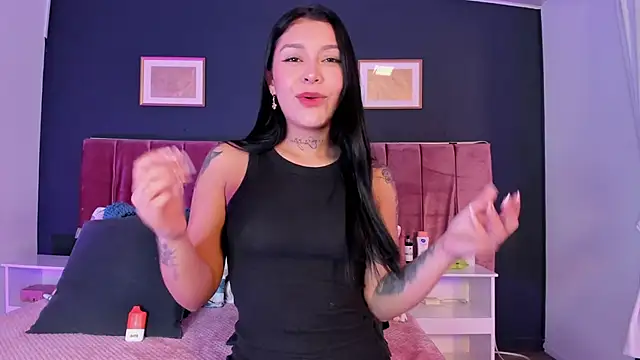 Snapshot of GabyyCute_ chatting on February 28, 12:00 am GabyyCute online show from February 28, 12:00 am