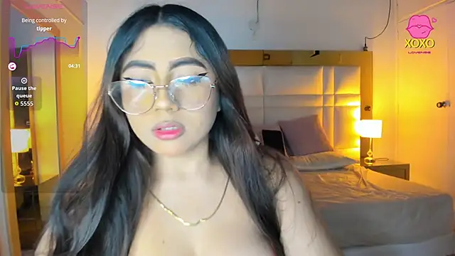 Zoei Moon online show from March 30, 7:15 pm