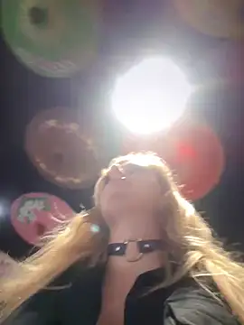 Betsy online show from December 21, 8:39 am