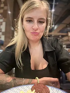 Betsy online show from January 6, 9:19 am