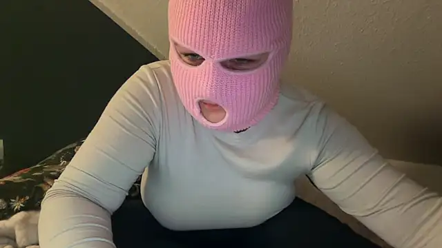 Snapshot of sluddykenna chatting on December 19, 11:56 pm sluddykenna online show from December 19, 11:56 pm