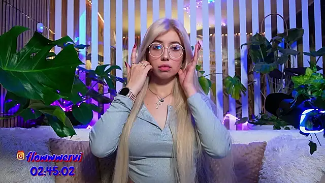 FlowweerGirl online show from February 9, 8:13 pm