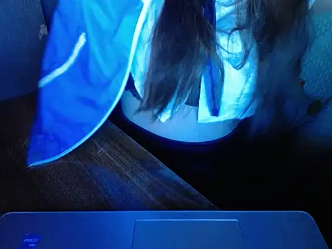 maian love online show from March 21, 8:01 pm