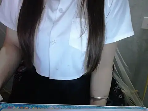 Snapshot of maian_love chatting on July 8, 5:17 pm maian love online show from July 8, 5:17 pm