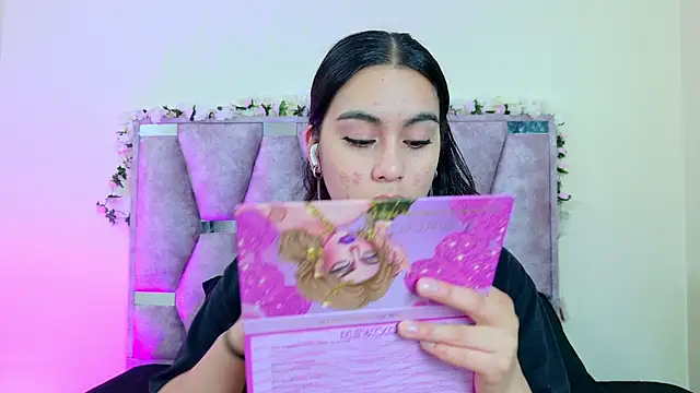 iris and damian online show from April 19, 5:23 pm